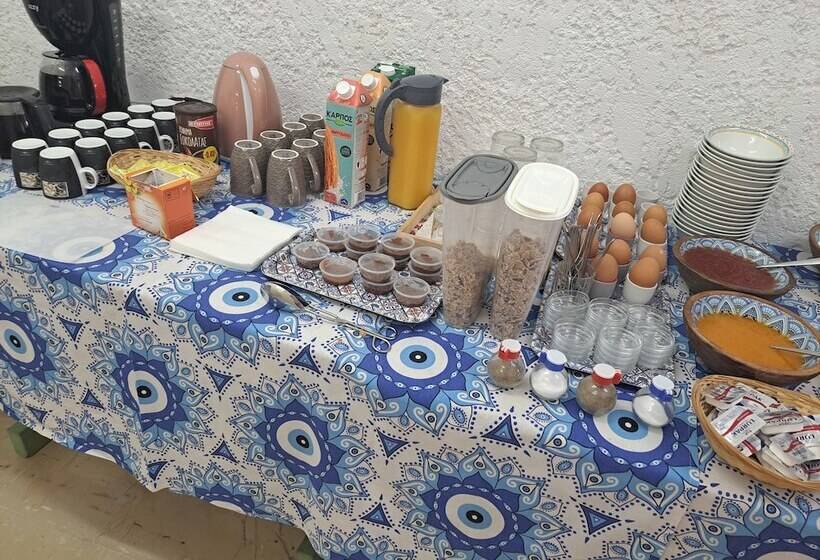 پانسیون Almira Inn