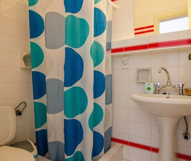 پانسیون Almira Inn