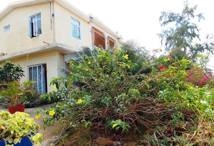 Пансион Le Macoua Guest House