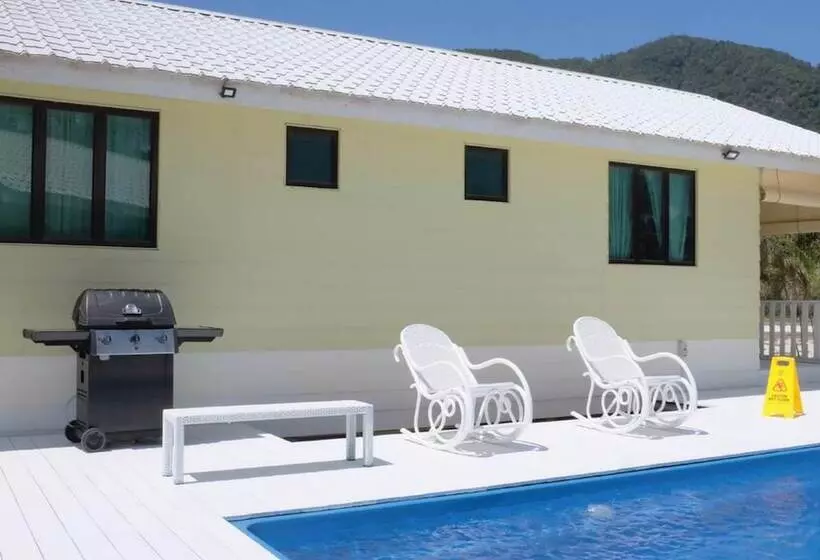 ペンション Villa Tiga V3   Datai Valley