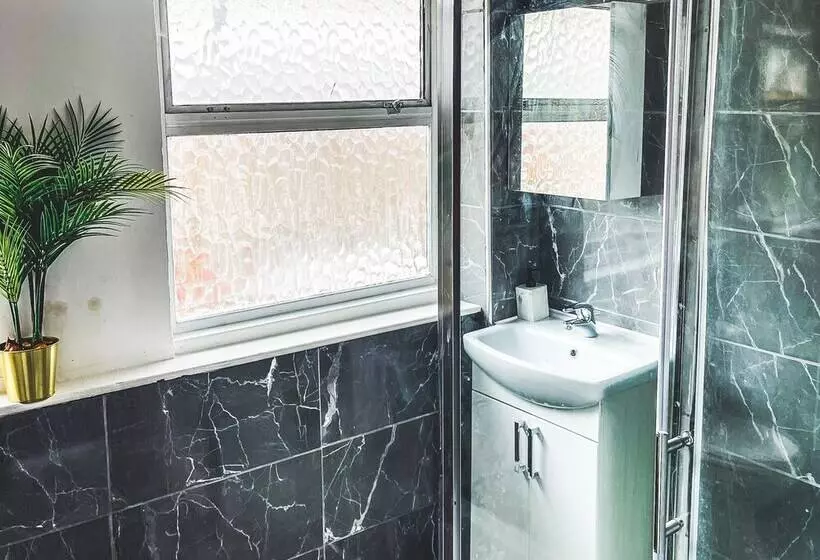 レジデンス Stunning 3 Bed House In London With Free Parking