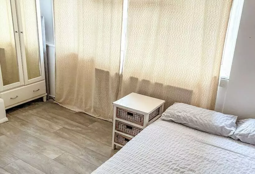 レジデンス Stunning 3 Bed House In London With Free Parking