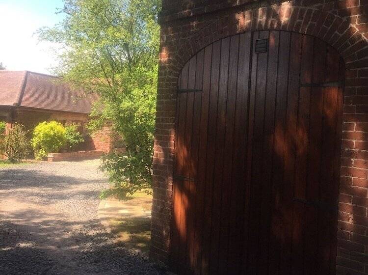 The Hyde Dovecote Kinver, Pet Friendly Holiday Let