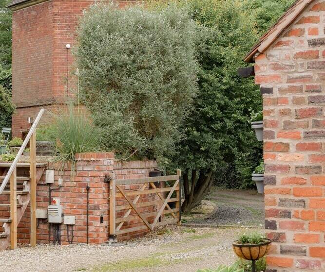 The Hyde Dovecote Kinver, Pet Friendly Holiday Let