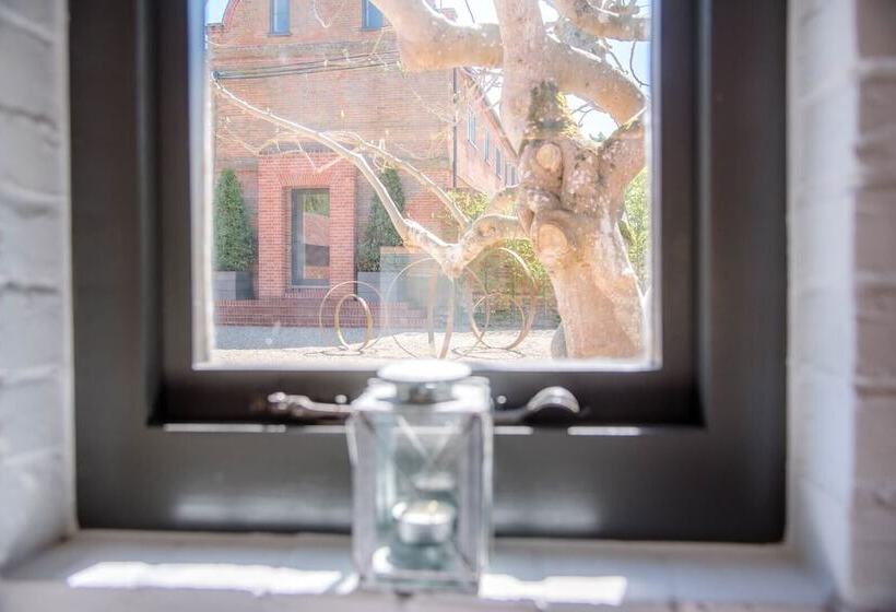 The Loose Box, Sudbourne