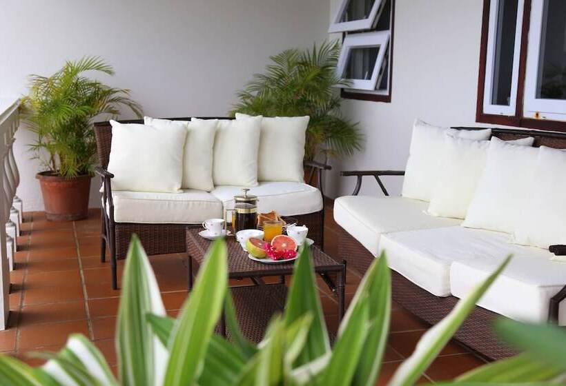 تختخواب و صبحانه Ocean View Boutique Guesthouse