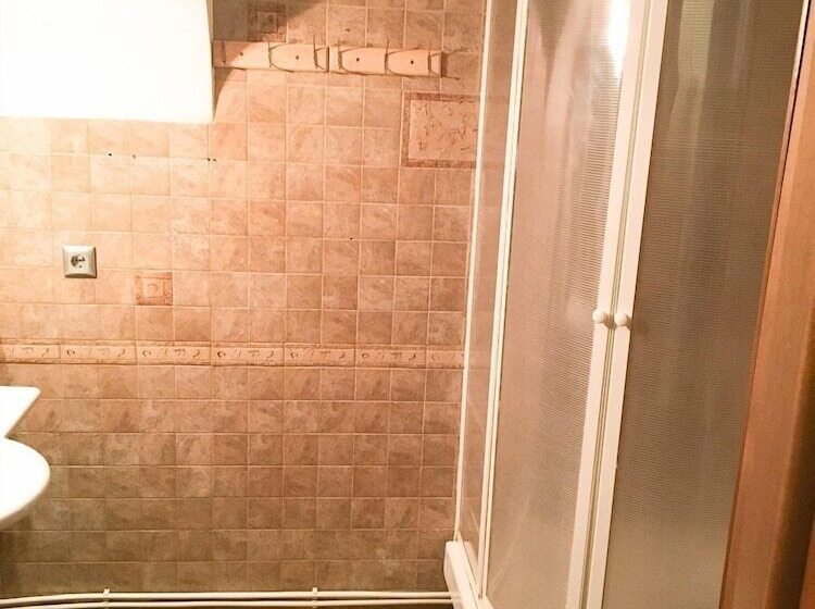 Gnezdo Novoslobodskaya Hostel