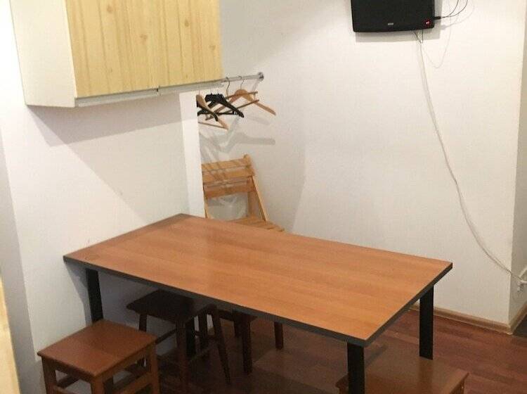 Gnezdo Novoslobodskaya Hostel