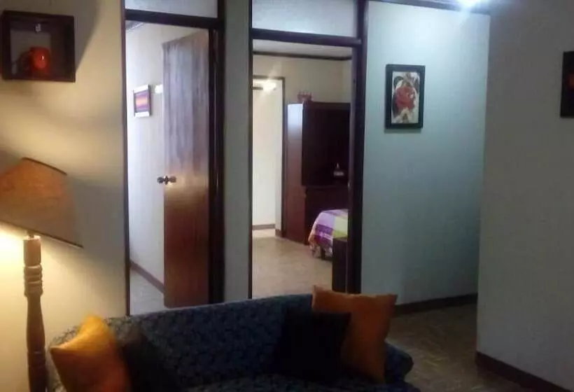 مسافرخانه Residencia Ichik Y Residencia Nha