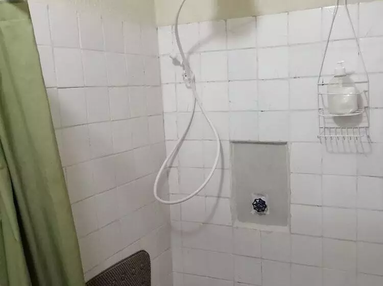 مسافرخانه Residencia Ichik Y Residencia Nha