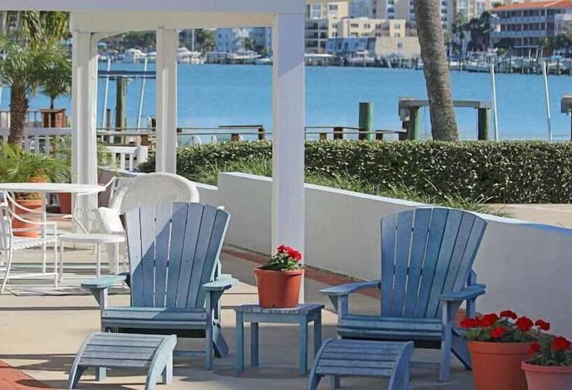 ホテル Beachouse Inn & Suites