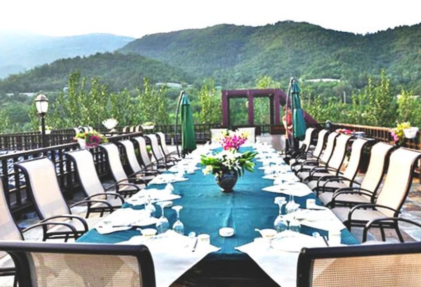 Otel Fragrant Hills Holiday Business
