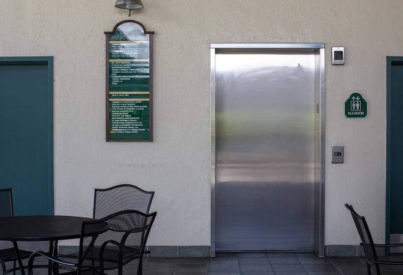 هتل Marketplace Suites