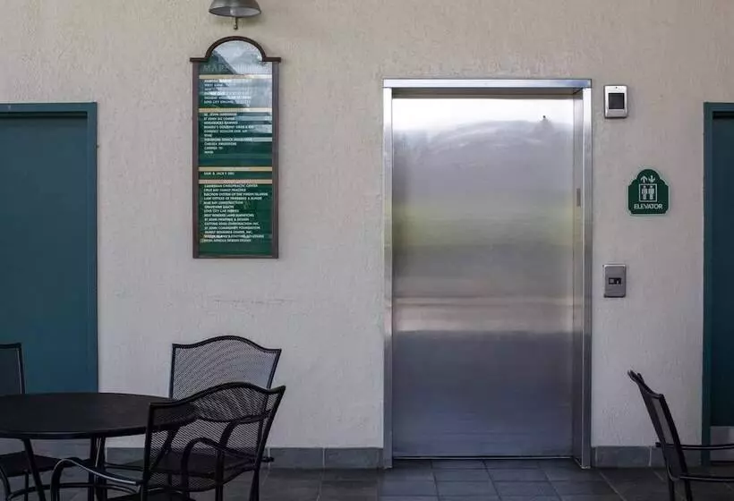 هتل Marketplace Suites