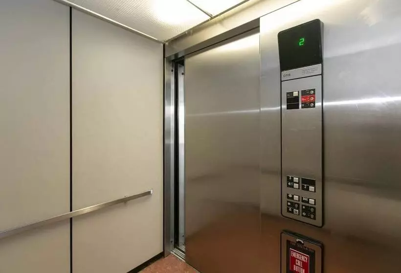 هتل Marketplace Suites