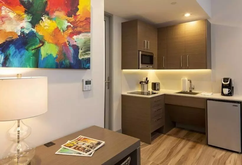 هتل Marketplace Suites