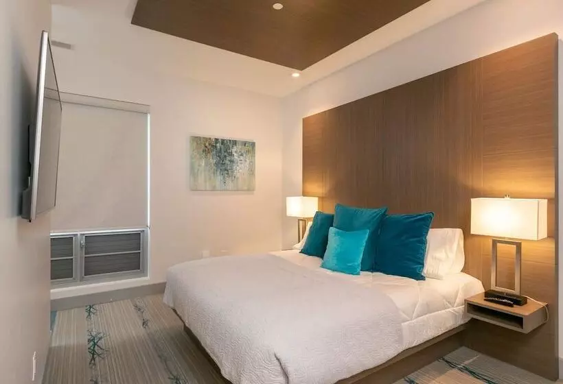 هتل Marketplace Suites