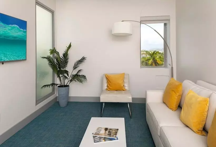 هتل Marketplace Suites