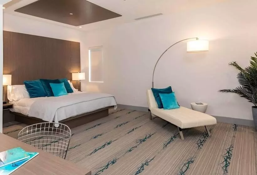 هتل Marketplace Suites