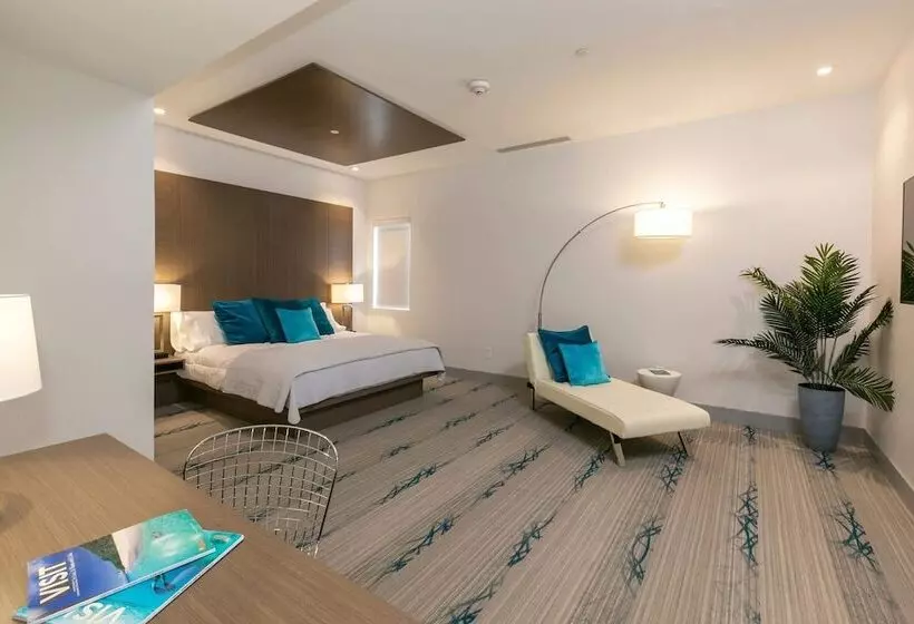 هتل Marketplace Suites