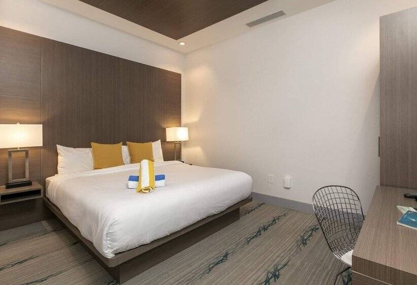 هتل Marketplace Suites