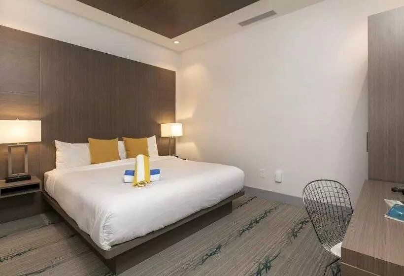 هتل Marketplace Suites