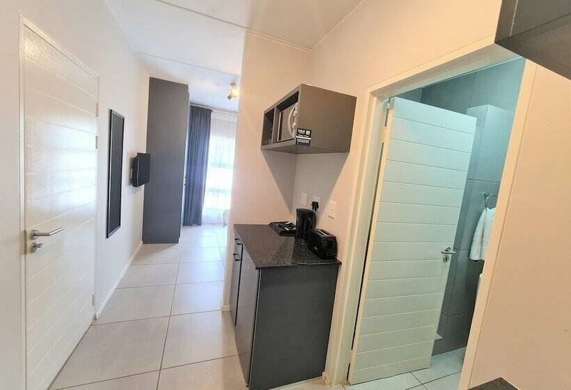 ホテル Mint Express Melrose View