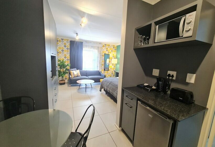 ホテル Mint Express Melrose View