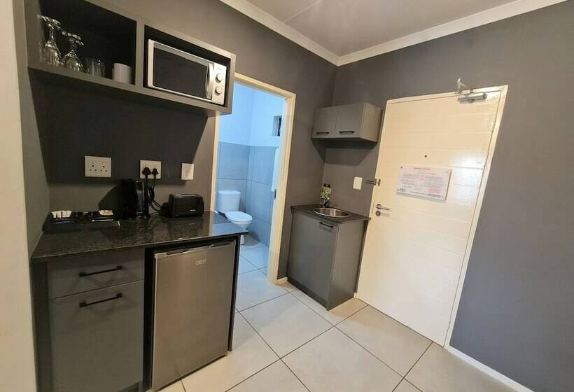 ホテル Mint Express Melrose View