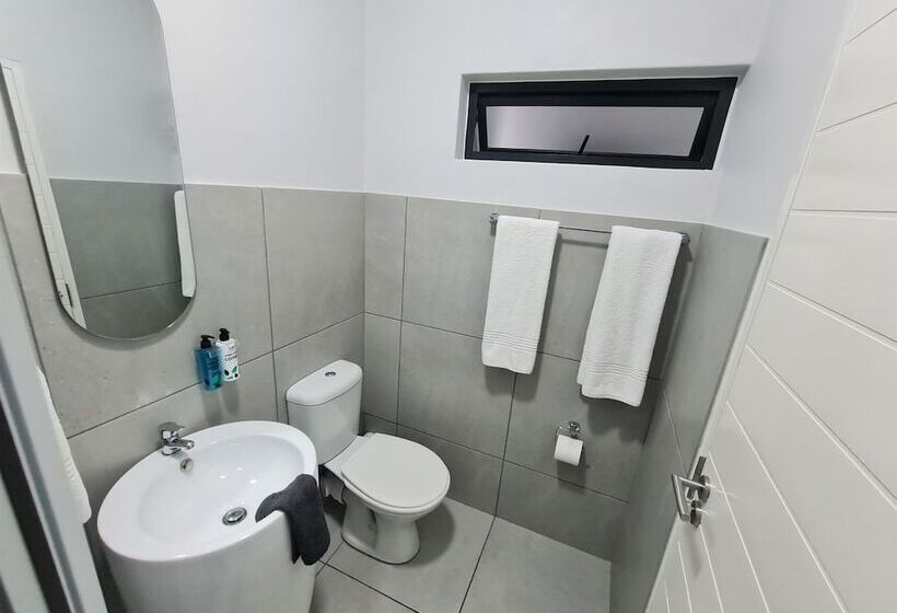 ホテル Mint Express Melrose View