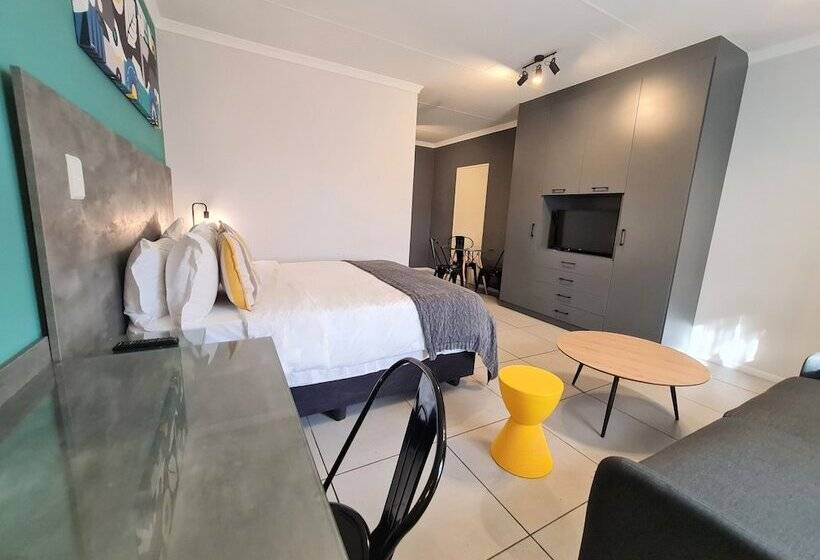 ホテル Mint Express Melrose View