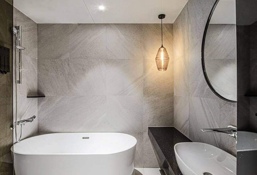 Отель The Castle 2