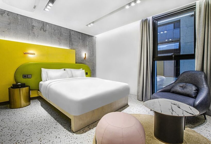 Отель The Castle 2