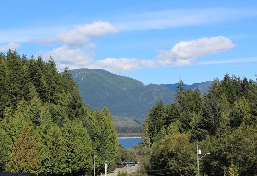 Hotel West Coast Trail Lodge