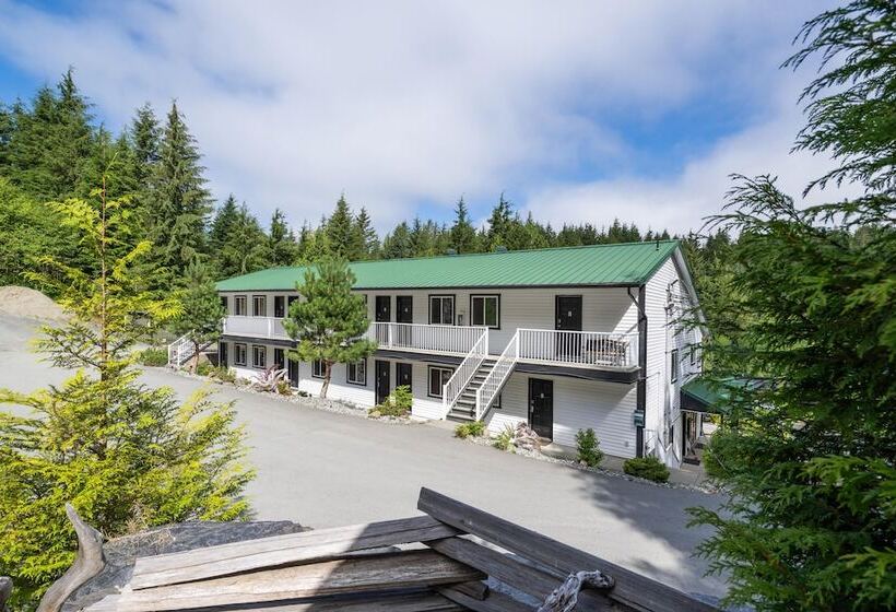 Hotel West Coast Trail Lodge