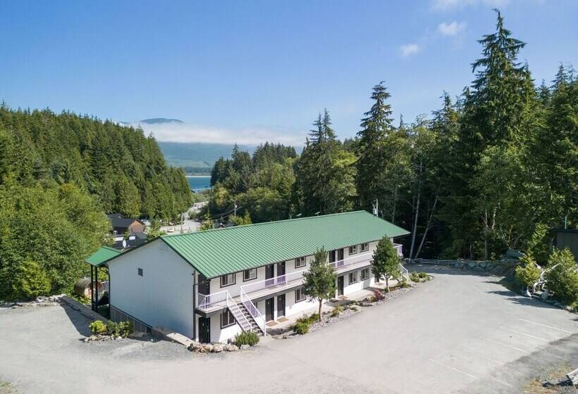Hotel West Coast Trail Lodge