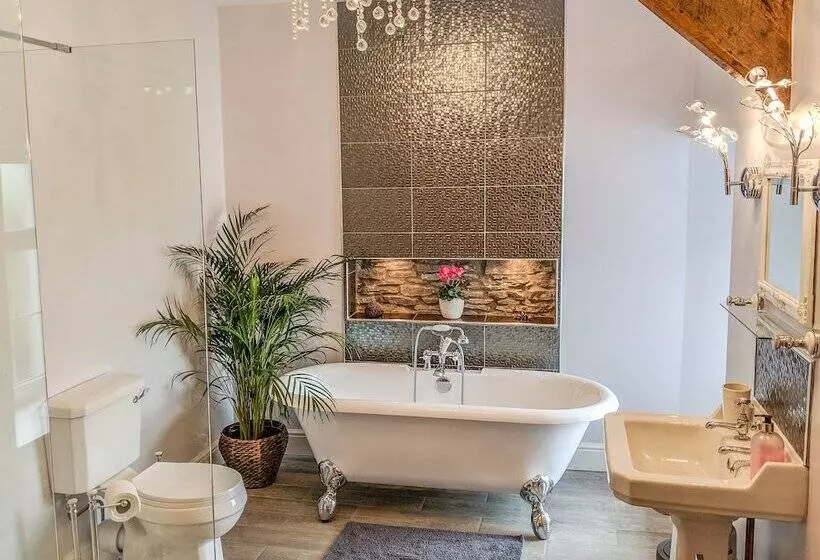 Ty Ffarm At Gellilwch