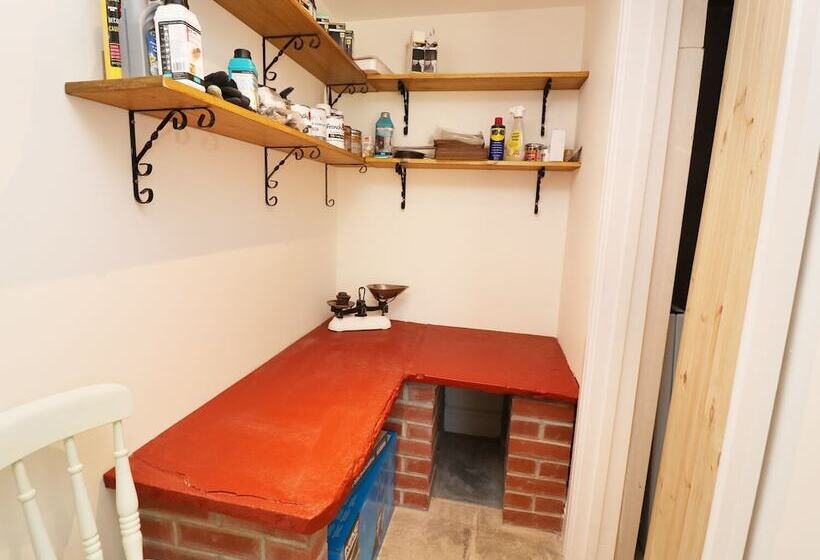 Ty Ffarm At Gellilwch