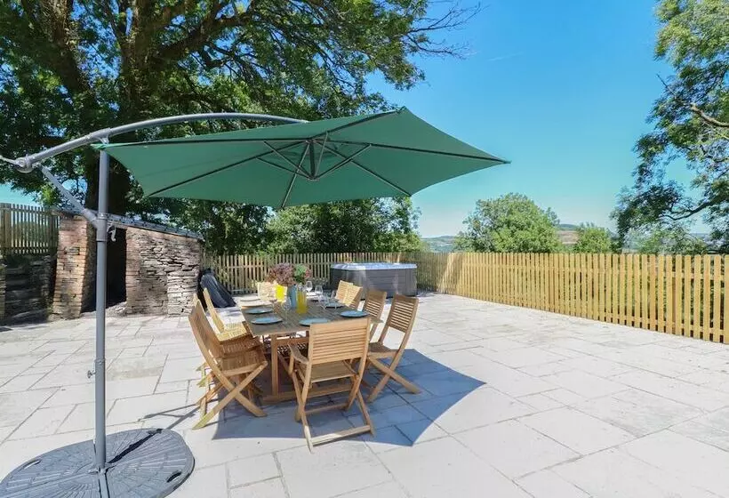 Ty Ffarm At Gellilwch