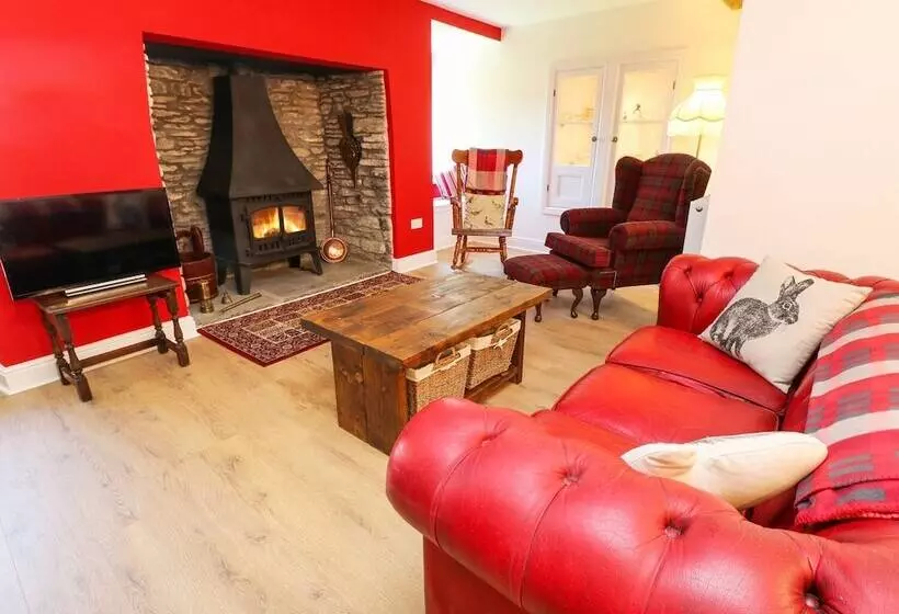 Ty Ffarm At Gellilwch