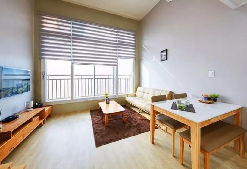 Eulwangri Elim Beach Zone Pension
