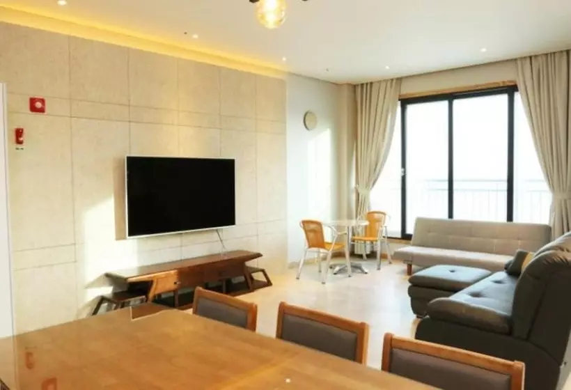 Eulwangri Elim Beach Zone Pension