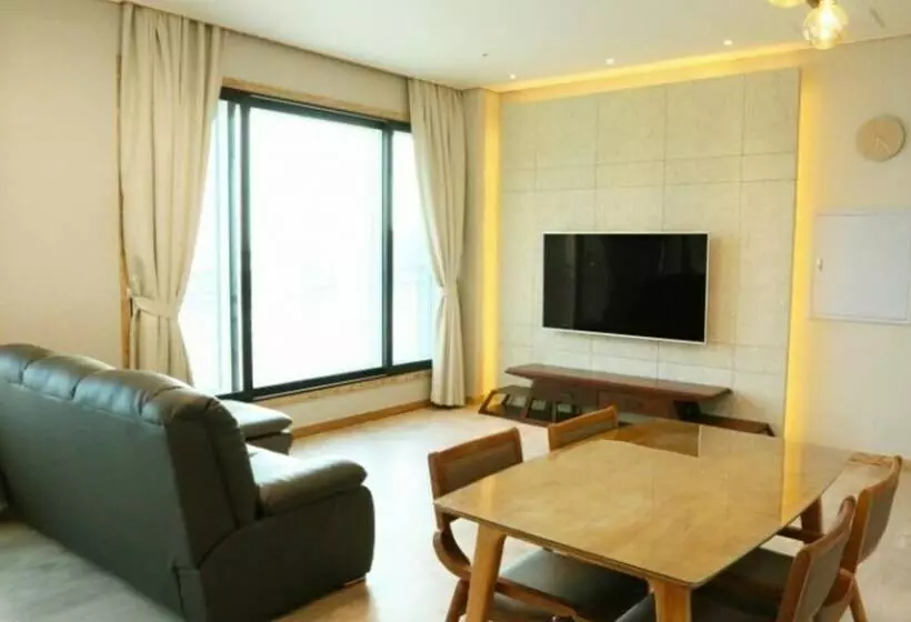 Eulwangri Elim Beach Zone Pension