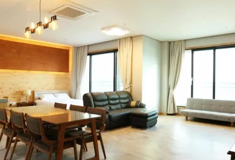Eulwangri Elim Beach Zone Pension