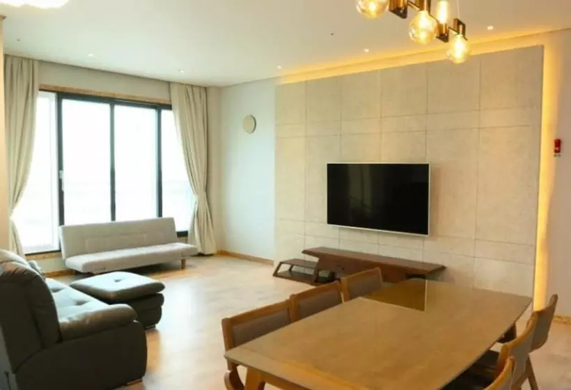 Eulwangri Elim Beach Zone Pension