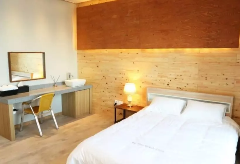 Eulwangri Elim Beach Zone Pension