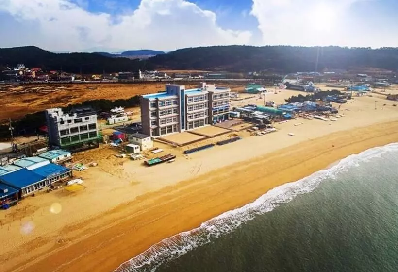 Eulwangri Elim Beach Zone Pension