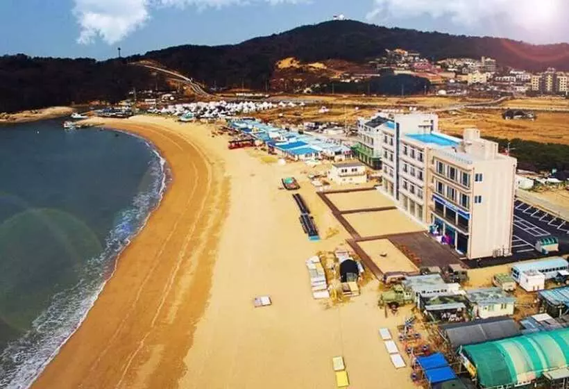 Eulwangri Elim Beach Zone Pension