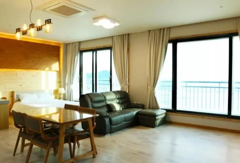 Eulwangri Elim Beach Zone Pension