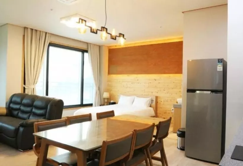 Eulwangri Elim Beach Zone Pension